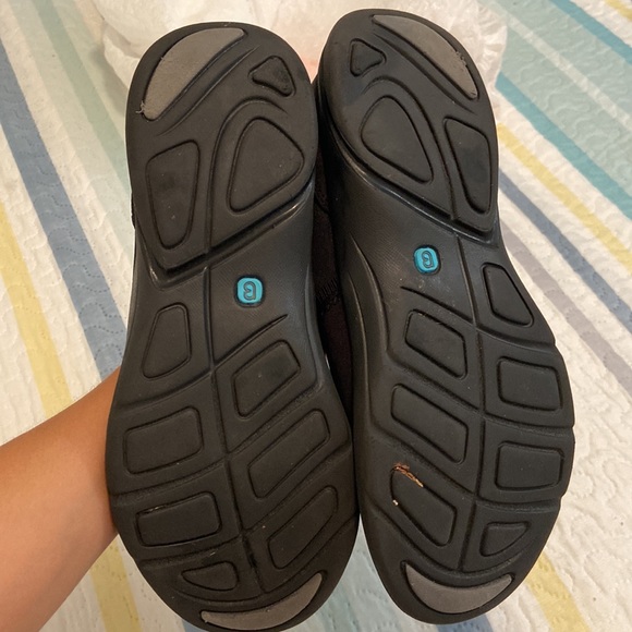 B. Zees confortable shoes size 9 - Picture 6 of 8